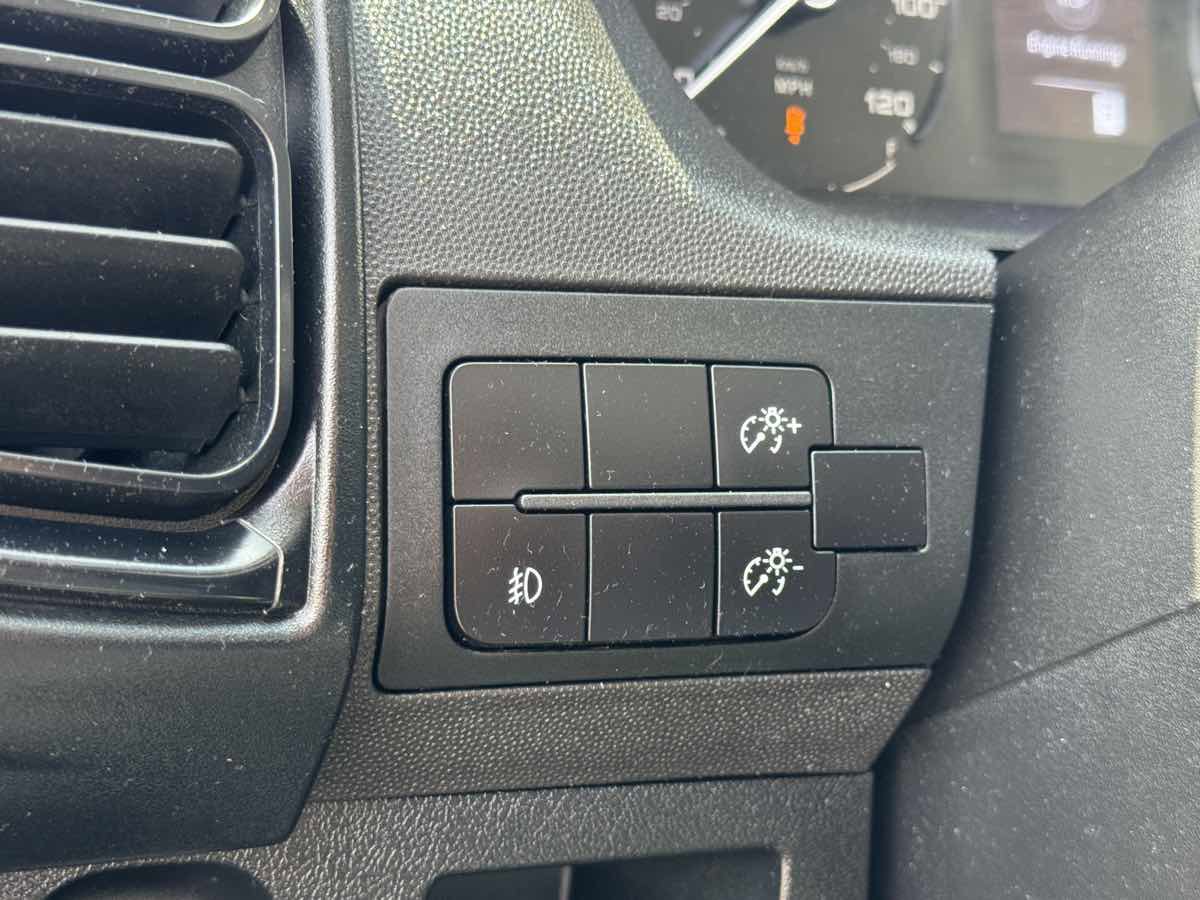 Used 2025 RAM ProMaster 2500 w/ Convenience Group FWD image 27