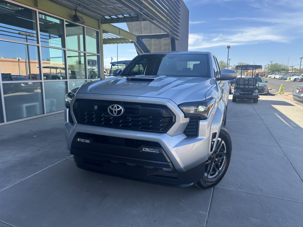 Used 2024 Toyota Tacoma TRD Sport RWD image 2