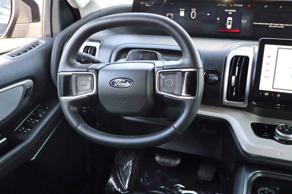 Used 2025 Ford Expedition Max Active AWD/4WD image 27