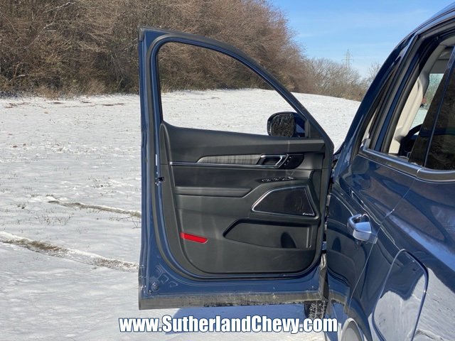 Used 2025 Kia Telluride AWD image 13