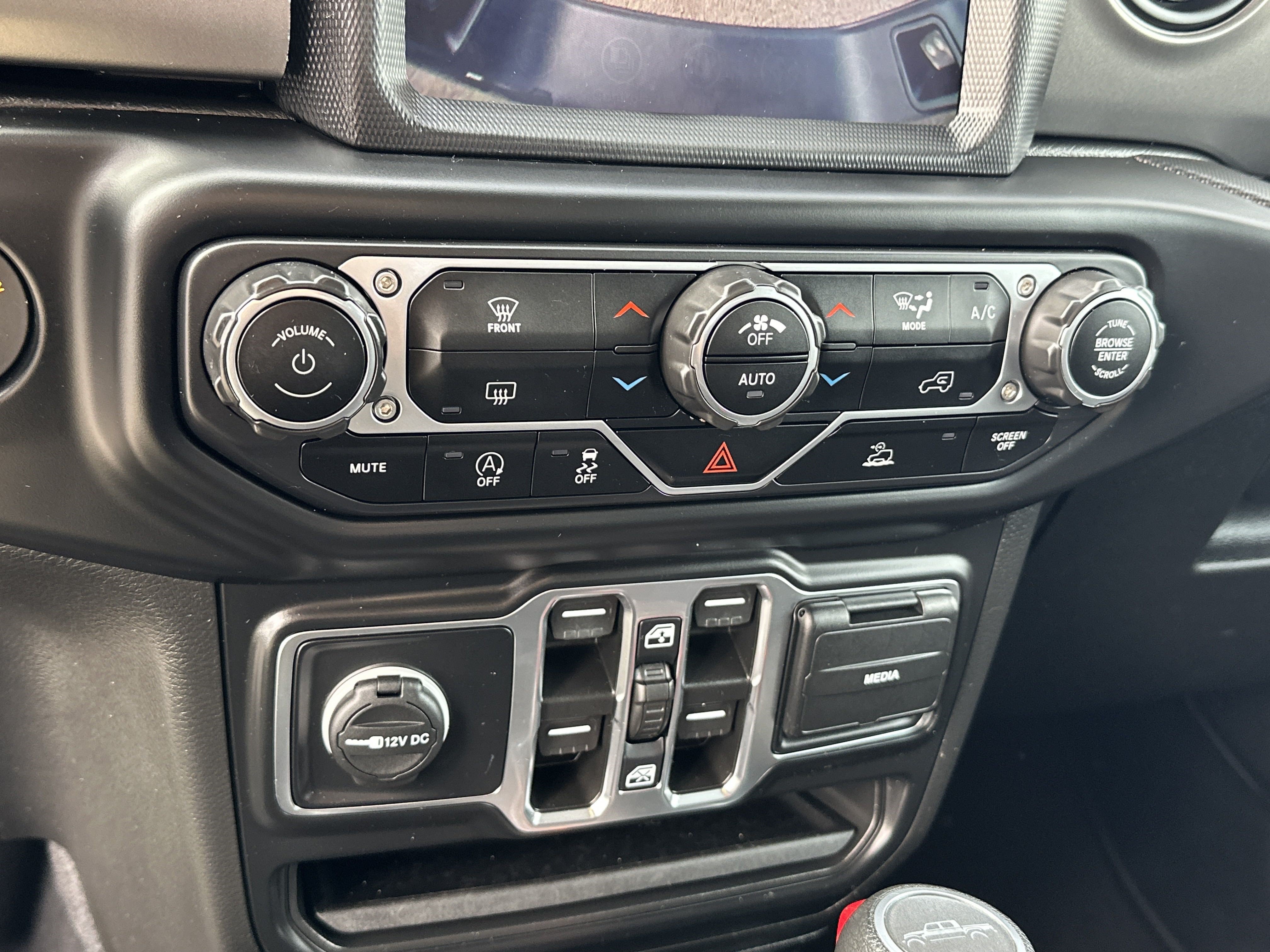 Used 2023 Jeep Gladiator Sport AWD/4WD image 23