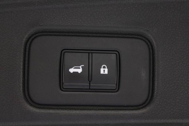 Certified 2023 Nissan Pathfinder SL w/ Black Appearance Package FWD image 19