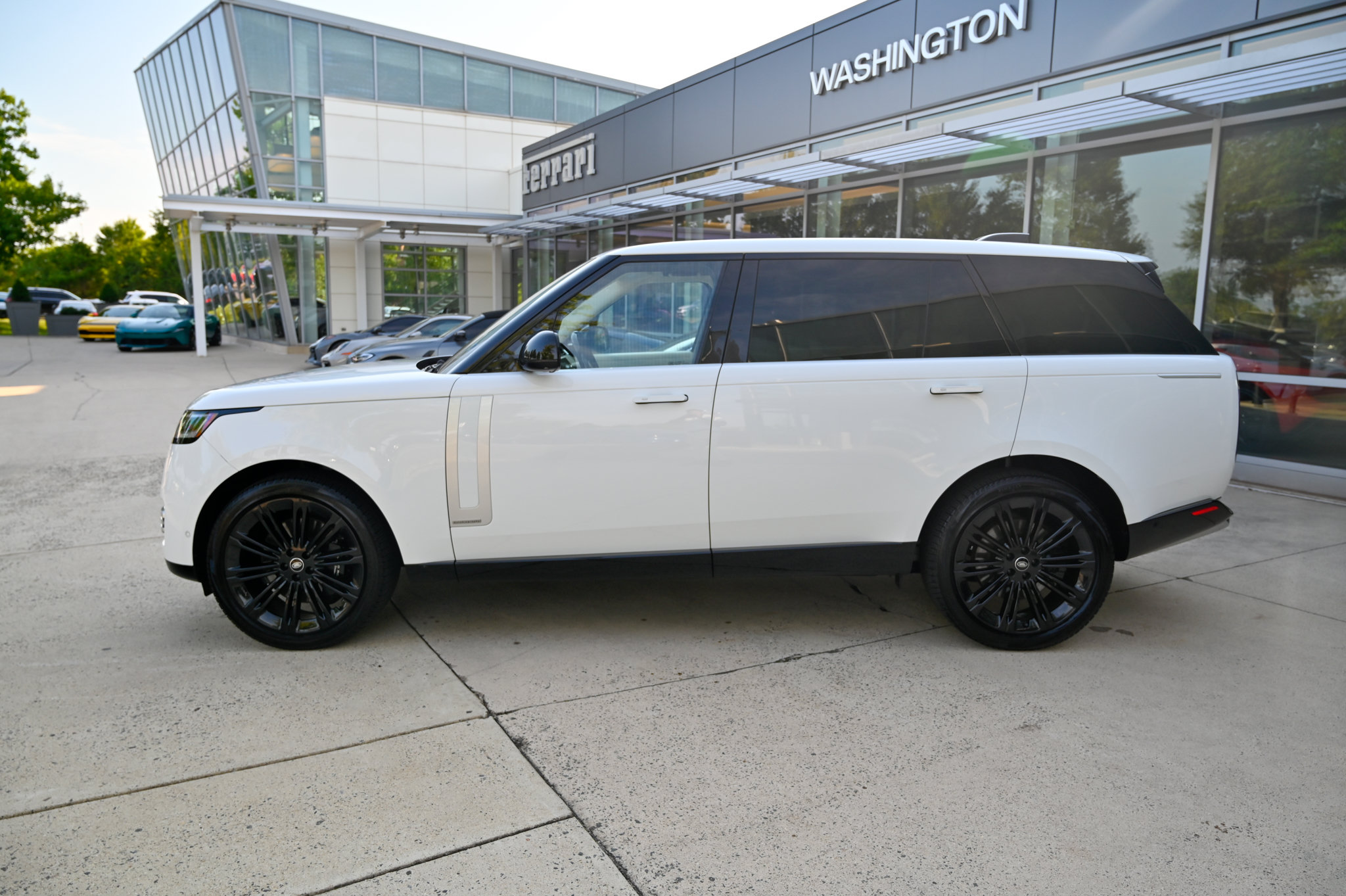 Used 2023 Land Rover Range Rover Long Wheelbase Autobiography AWD/4WD image 8