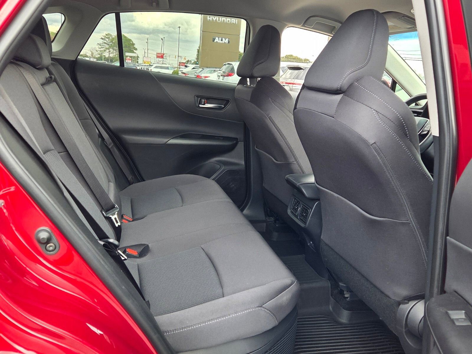 Used 2024 Toyota Venza LE image 16