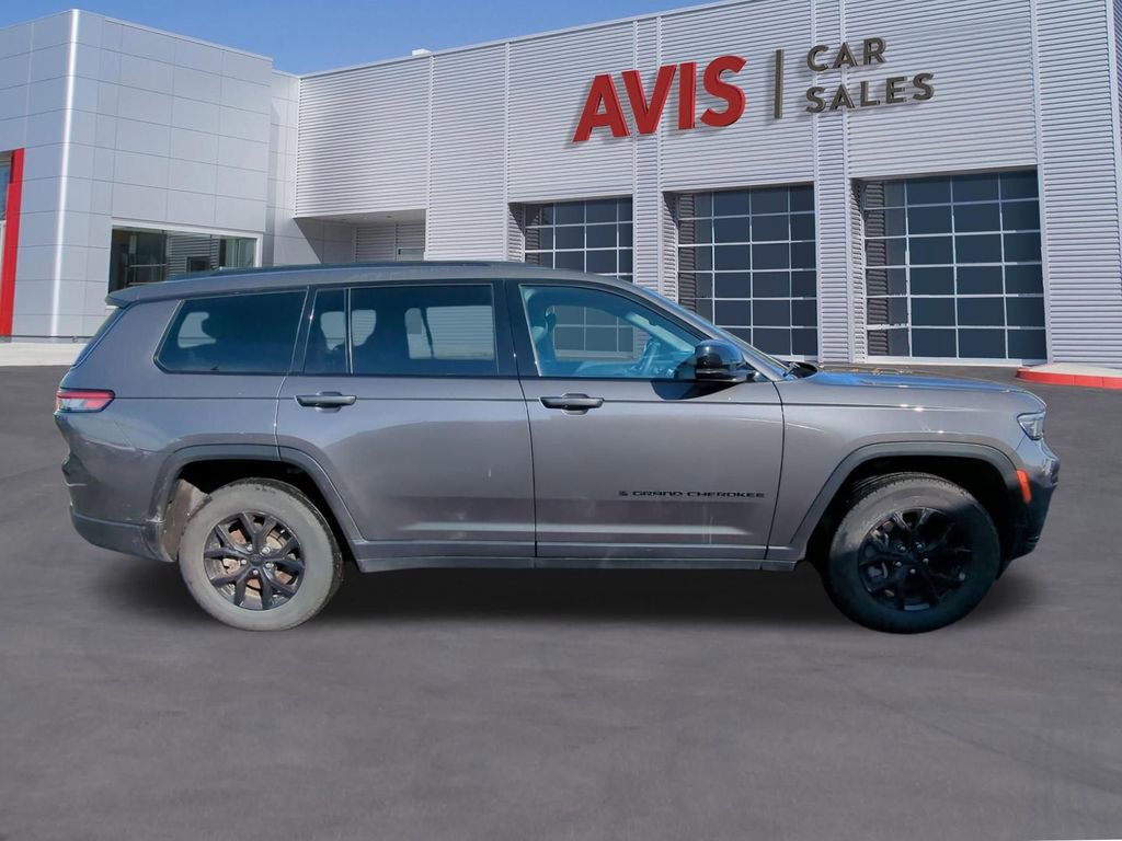 Used 2024 Jeep Grand Cherokee L Laredo image 5