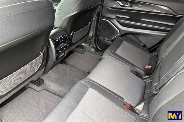 Used 2022 Jeep Grand Cherokee L Laredo w/ Luxury Tech Group I RWD image 14