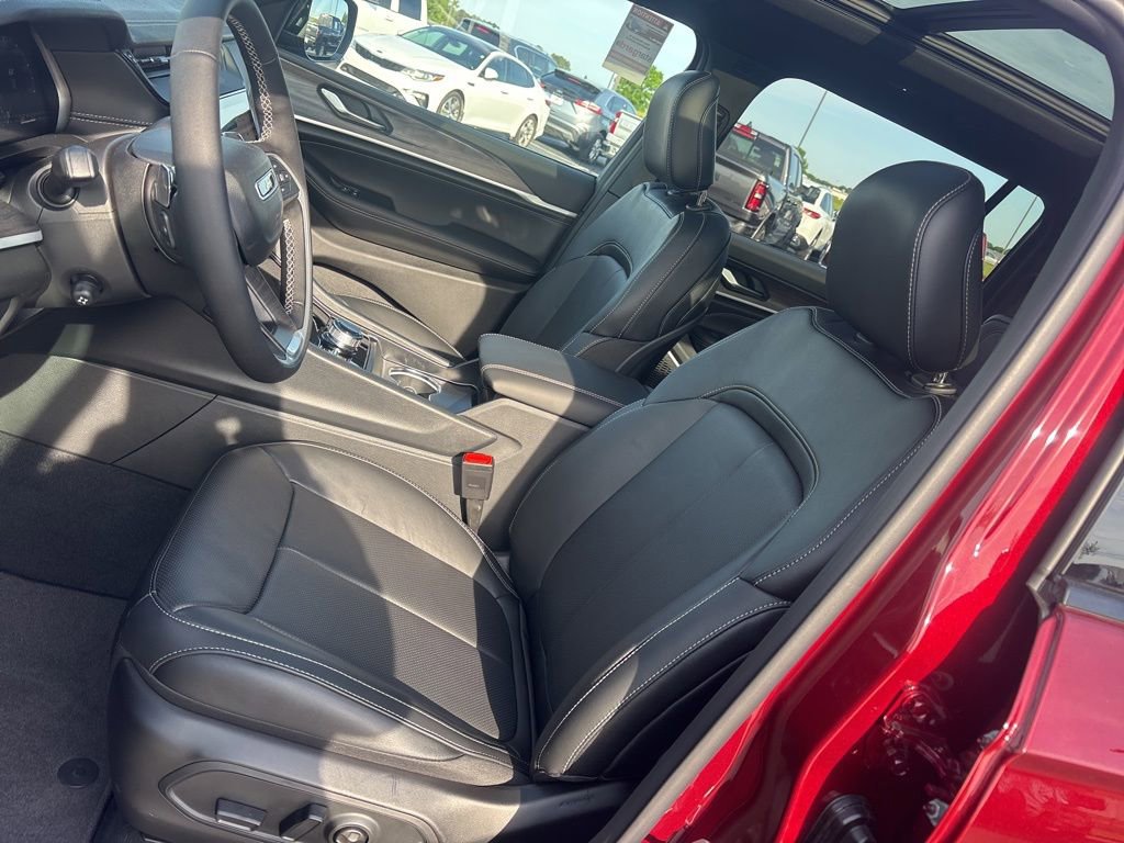 New 2026 Jeep Grand Cherokee L Limited AWD/4WD image 9