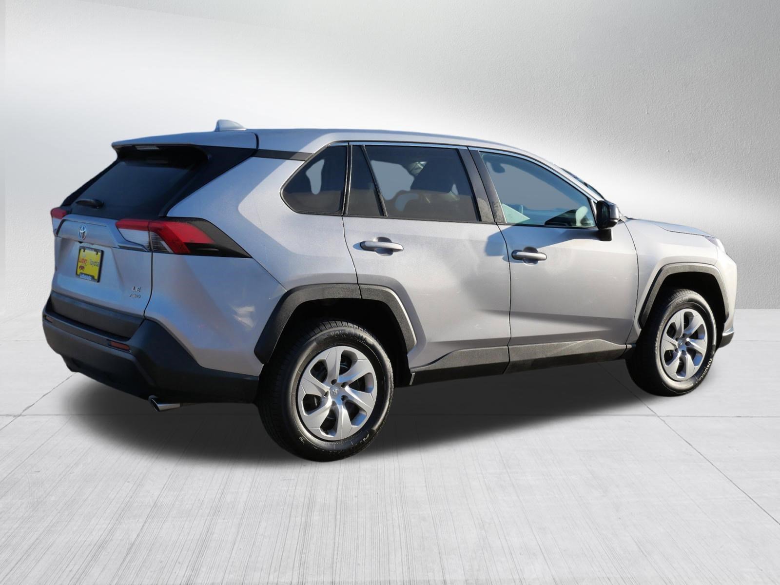 Certified 2023 Toyota RAV4 LE AWD/4WD image 8