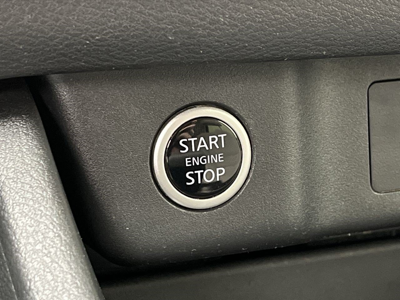 Used 2023 Nissan Rogue SV AWD/4WD image 19