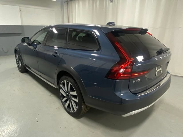 Used 2025 Volvo V90 B6 Cross Country Ultra AWD/4WD image 2