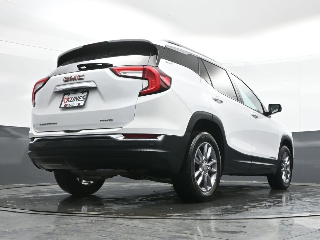 Used 2023 GMC Terrain SLT image 23