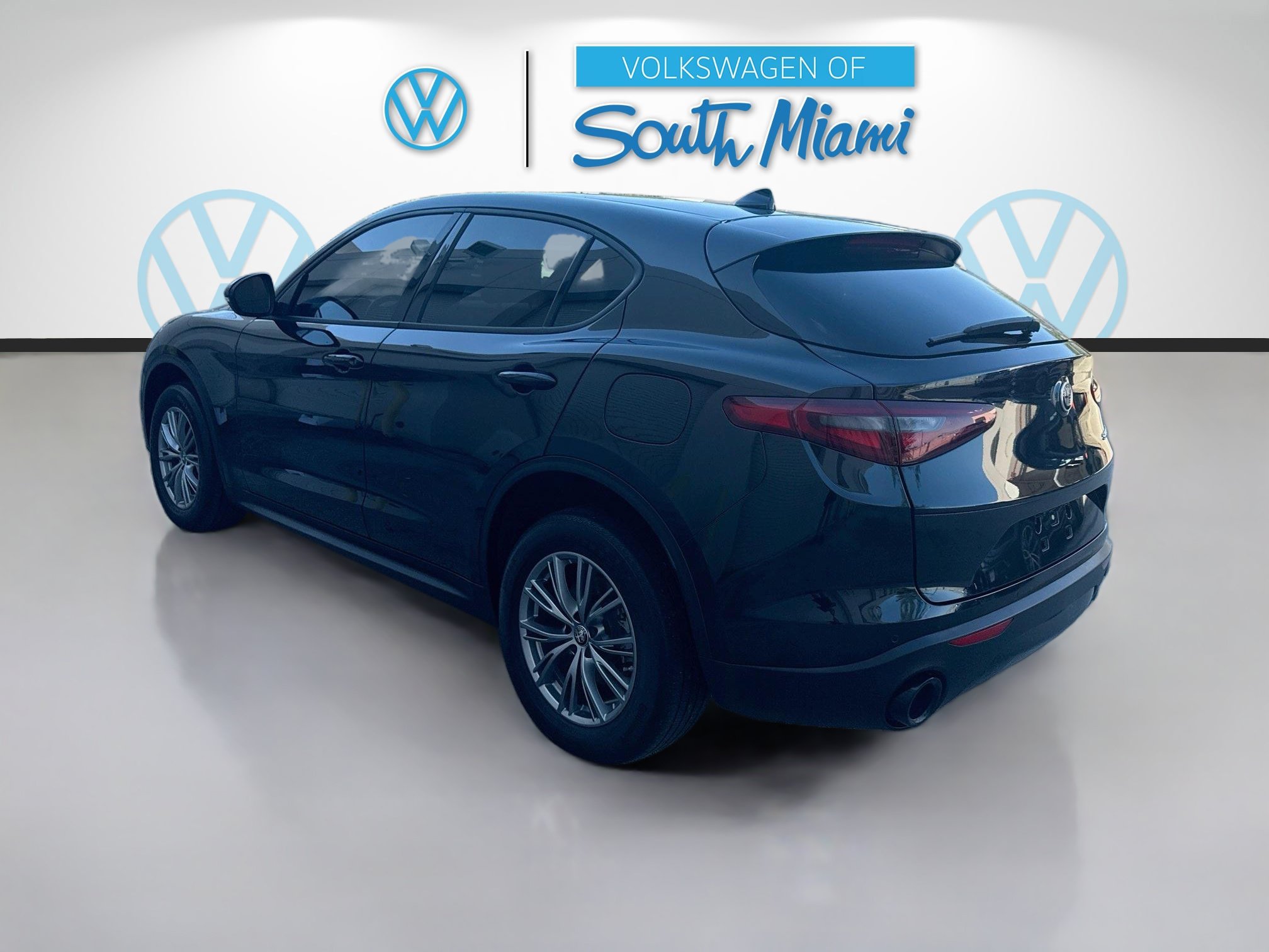 Used 2023 Alfa Romeo Stelvio Sprint RWD image 5