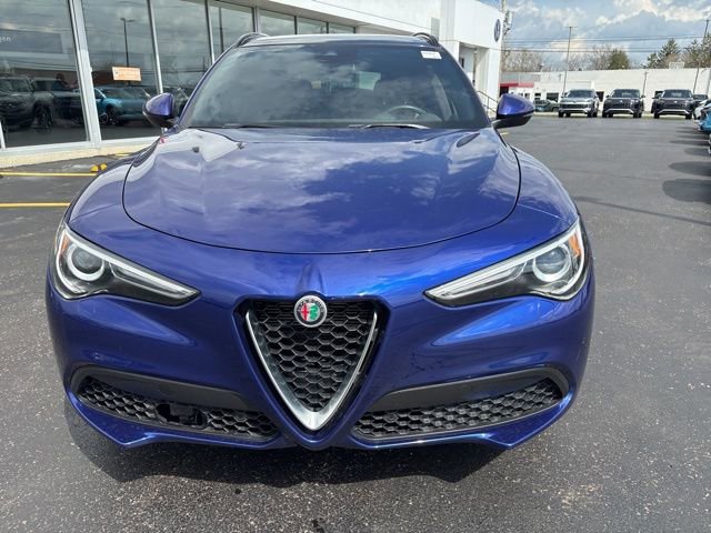 Used 2022 Alfa Romeo Stelvio Ti image 2