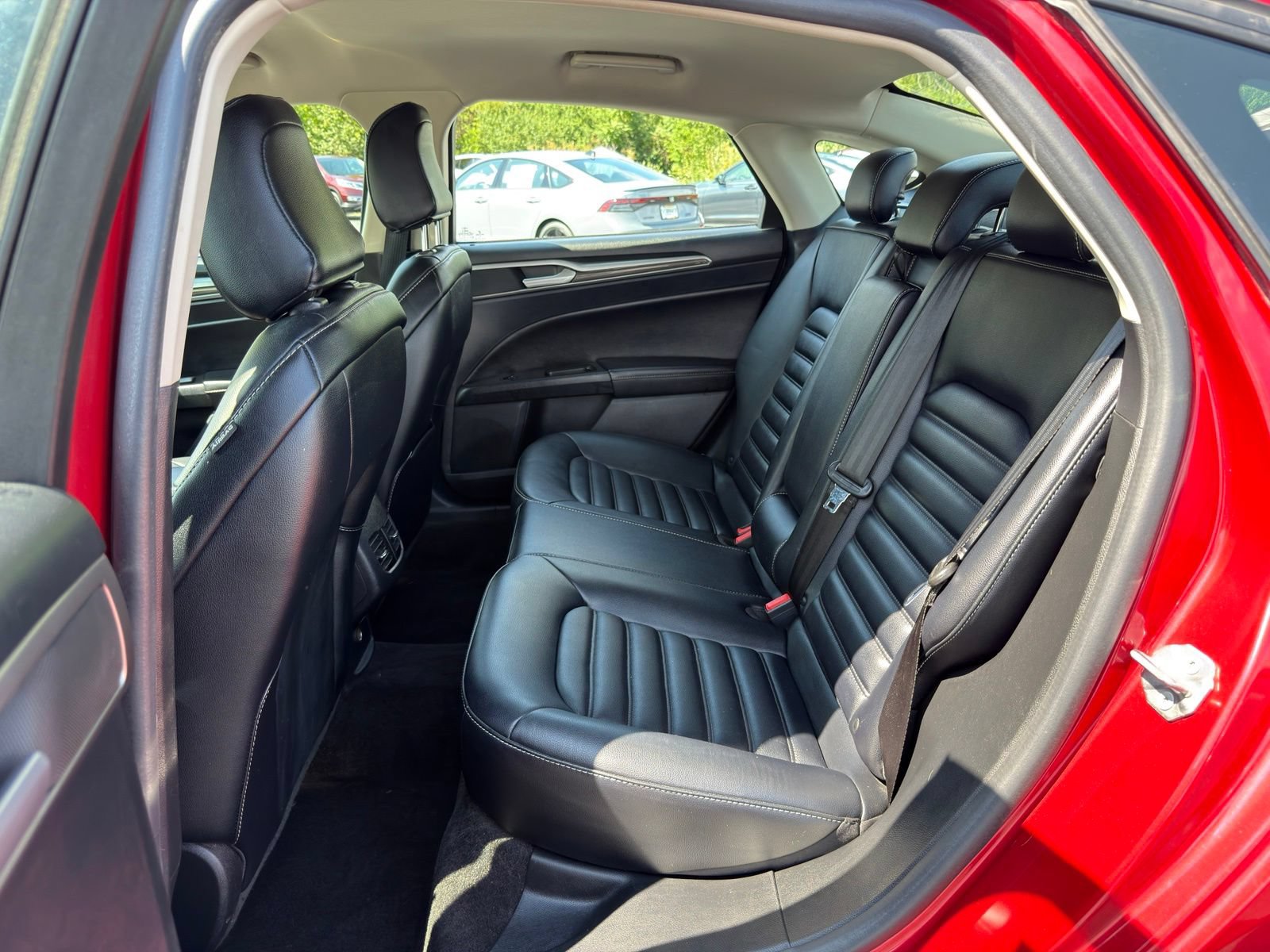 Used 2020 Ford Fusion SEL FWD image 23