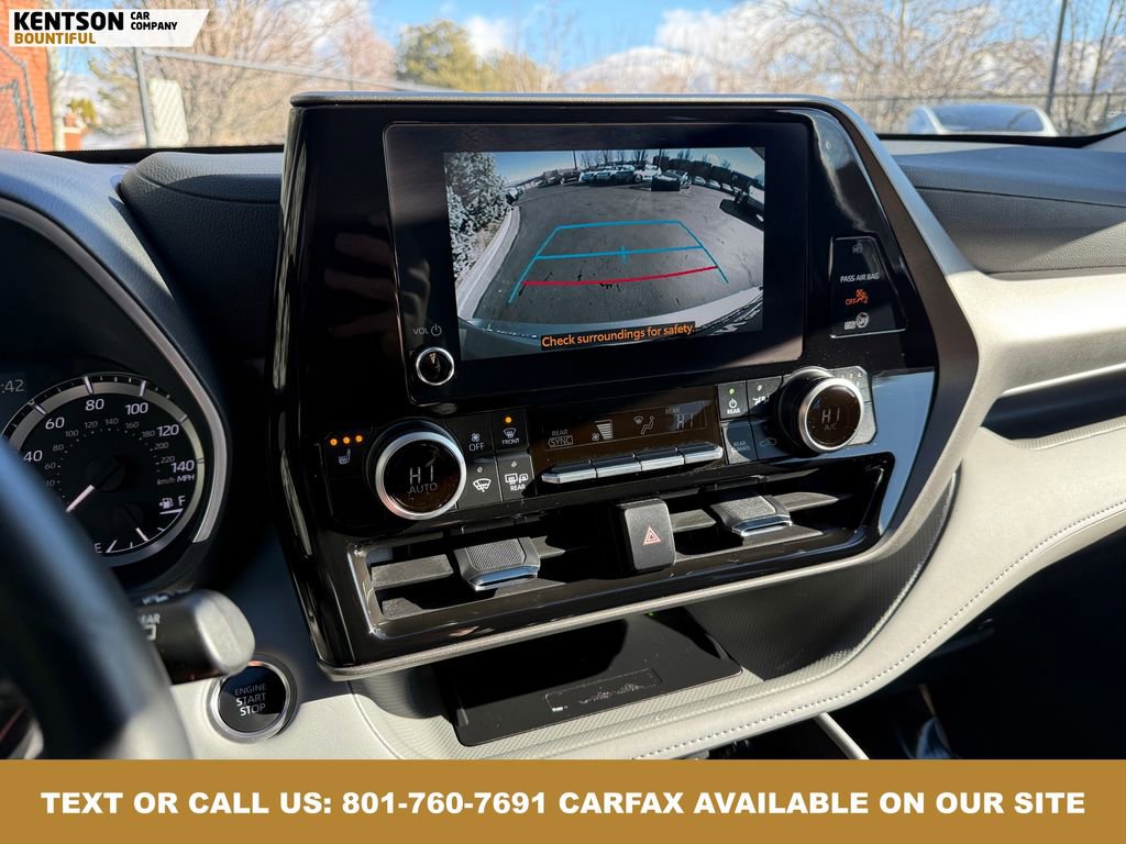 Used 2025 Toyota Highlander XLE image 24