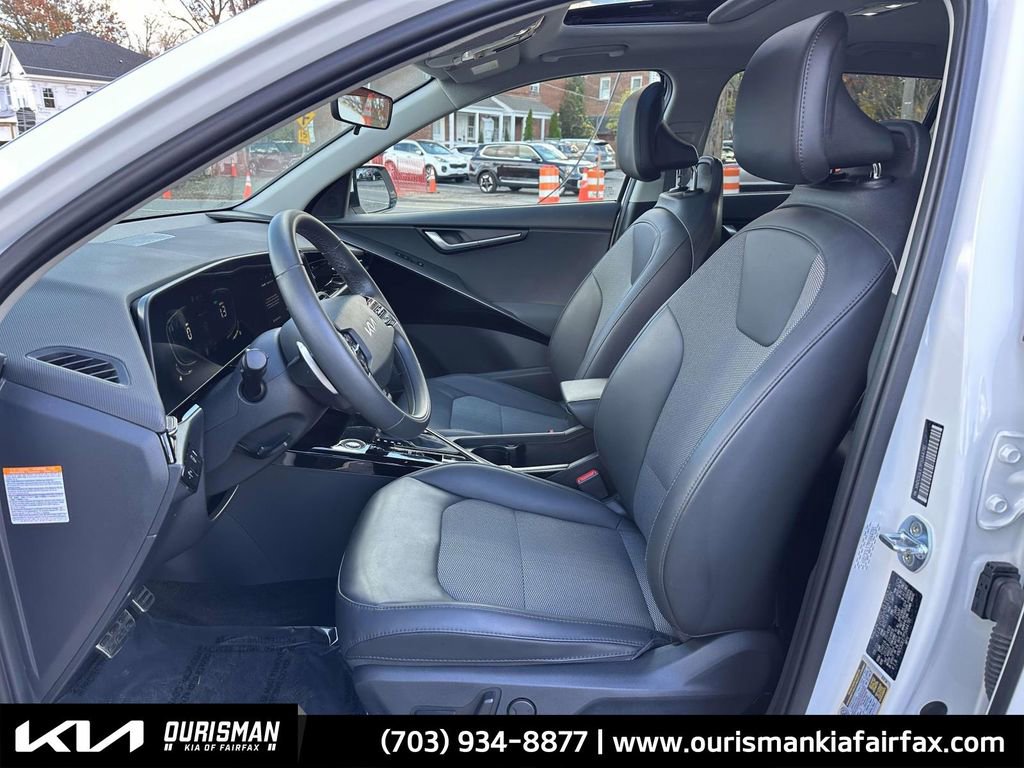 Used 2023 Kia Niro EX Touring image 24