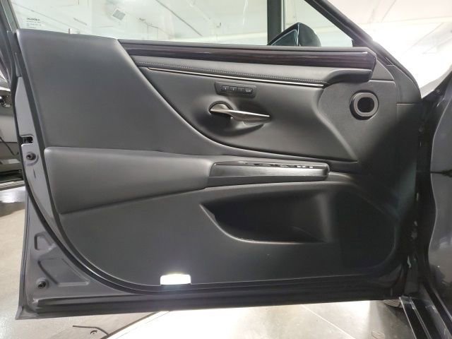 Used 2020 Lexus ES 350 w/ Premium Package image 14