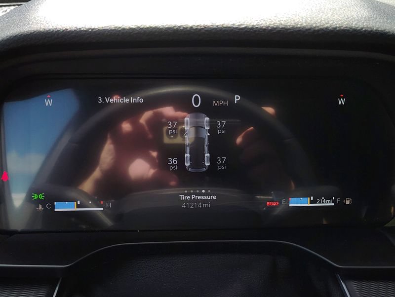Used 2025 Jeep Grand Cherokee Altitude AWD/4WD image 27