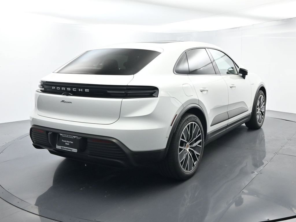 Certified 2025 Porsche Macan Electric image 14