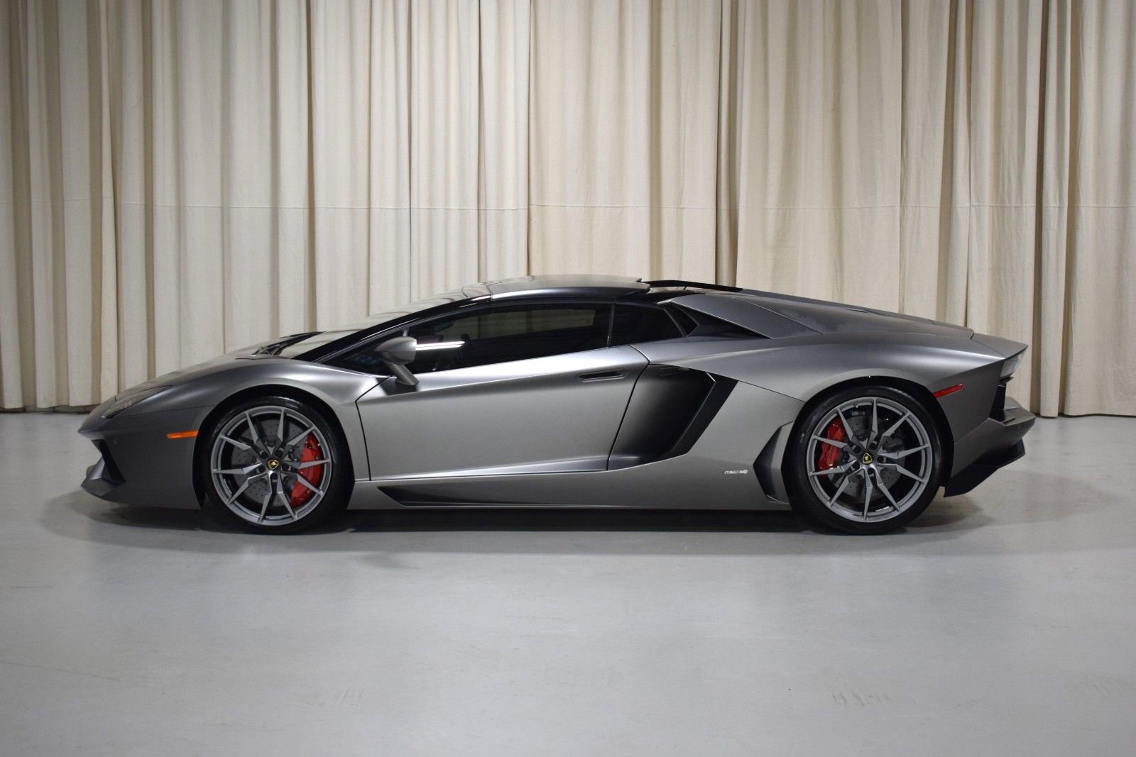 Used 2016 Lamborghini Aventador LP 700-4 AWD/4WD image 5