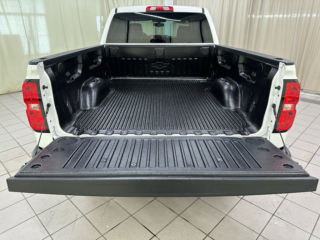 Used 2018 Chevrolet Silverado 1500 LT w/ All Star Edition image 10