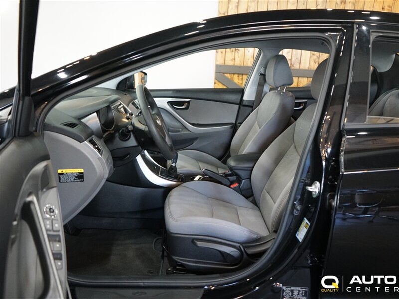 Used 2013 Hyundai Elantra Sedan FWD image 13
