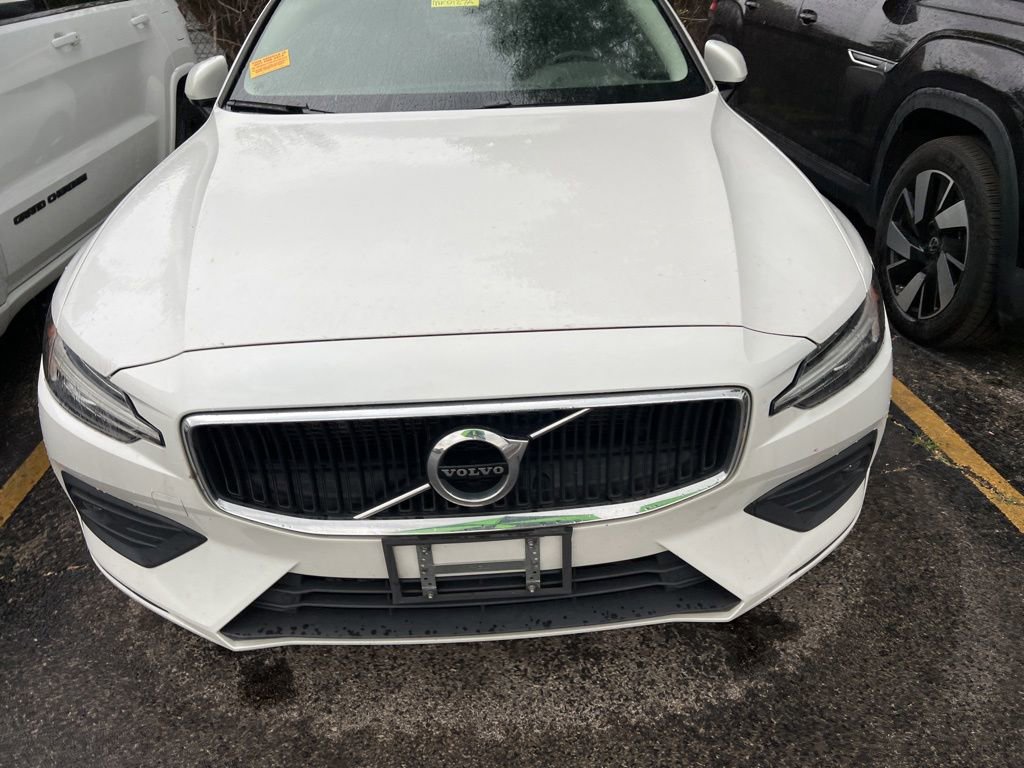 Used 2021 Volvo S60 T6 Momentum AWD/4WD image 2