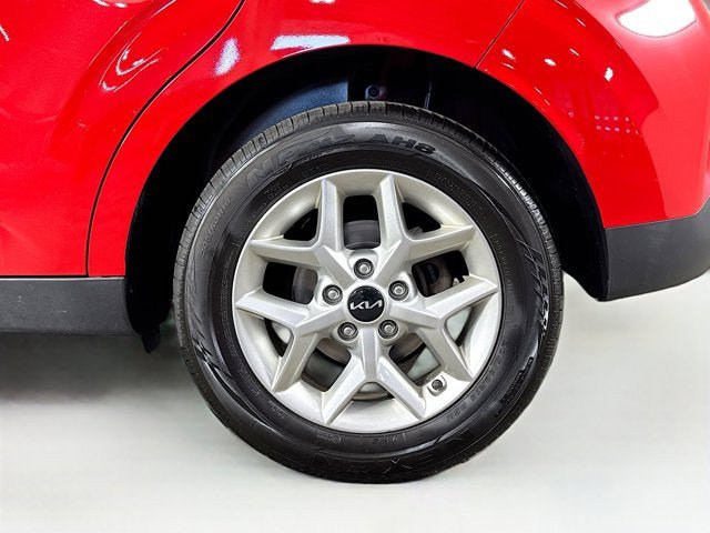 Used 2023 Kia Soul LX w/ LX Technology Package FWD image 27