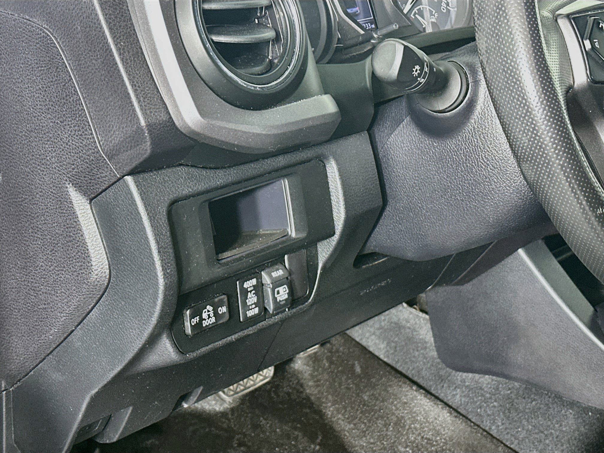 Used 2017 Toyota Tacoma TRD Sport w/ Tow Package (A/T) AWD/4WD image 17