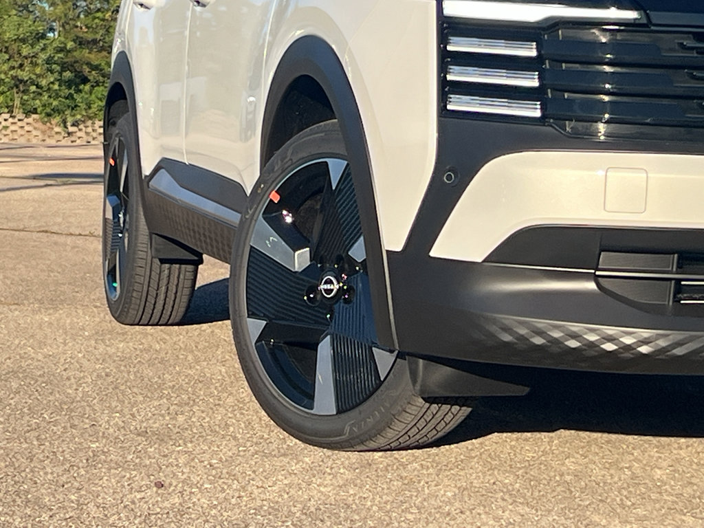 New 2026 Nissan Kicks SR w/ SR Premium Package image 2