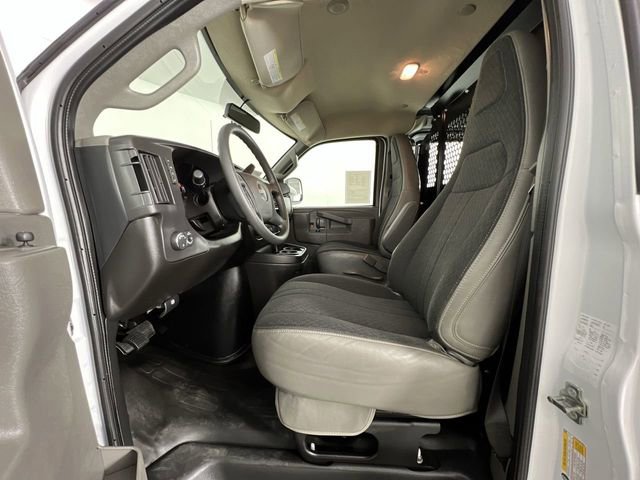 Used 2024 GMC Savana 2500 w/ Driver Convenience Package image 19