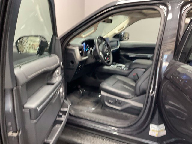 Used 2024 Ford Expedition XLT AWD/4WD image 14