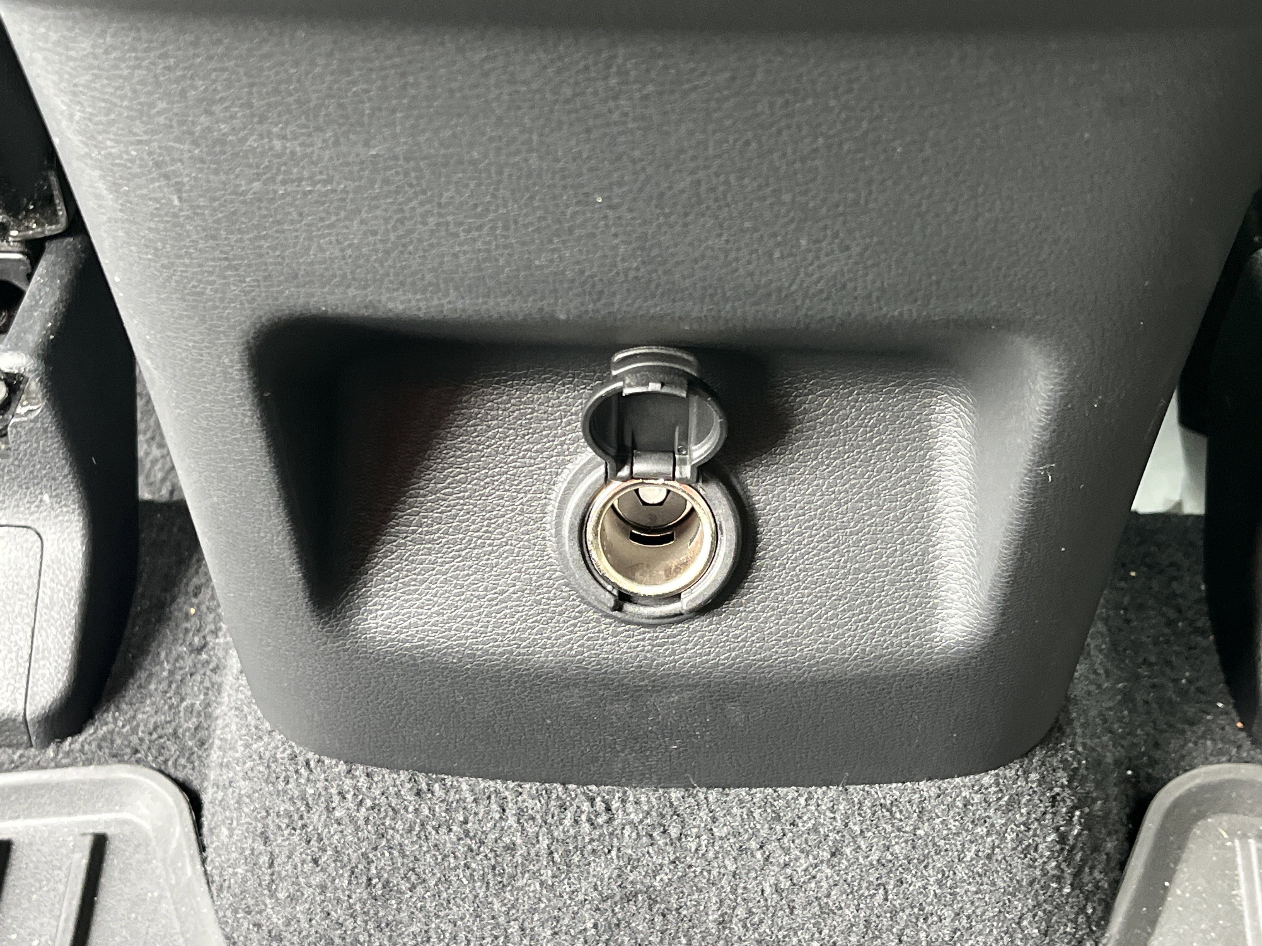 Used 2023 Kia Telluride EX w/ EX Captain's Chair Package image 22