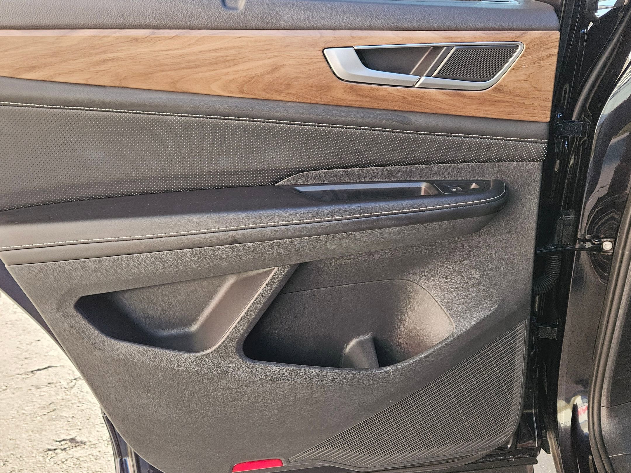 Used 2024 Volkswagen Atlas SE image 22