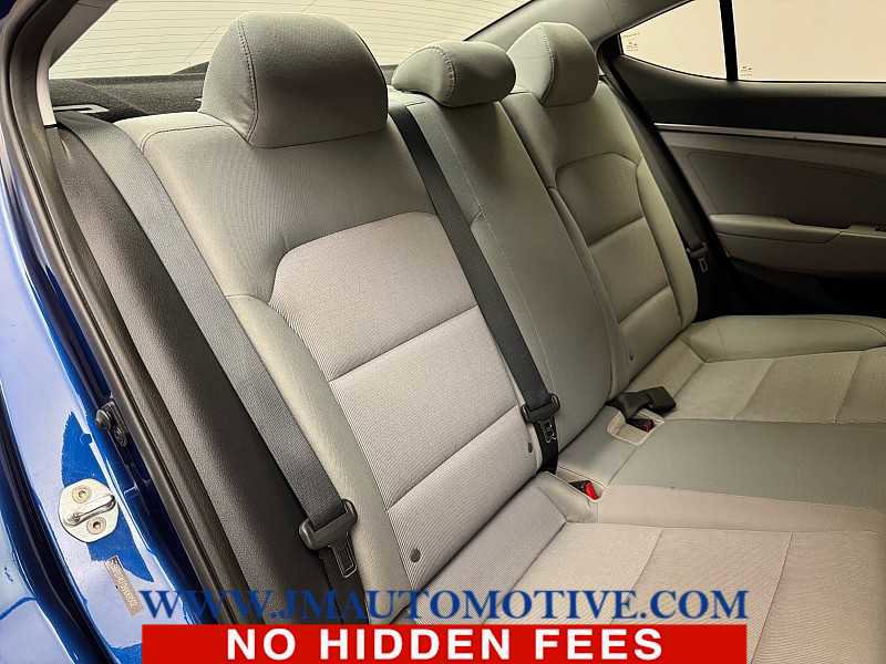 Used 2017 Hyundai Elantra SE image 18
