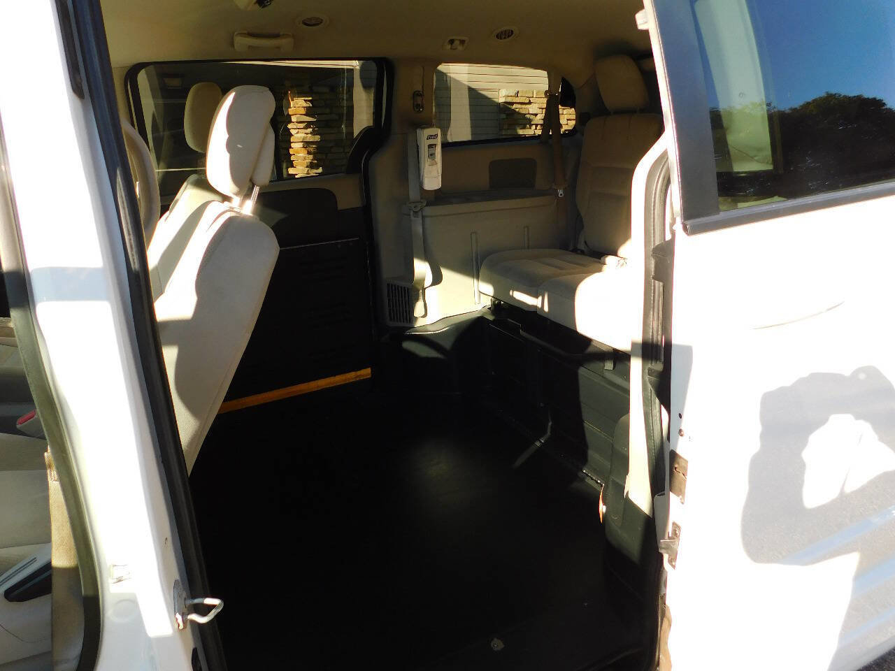 Used 2018 Dodge Grand Caravan SE image 23