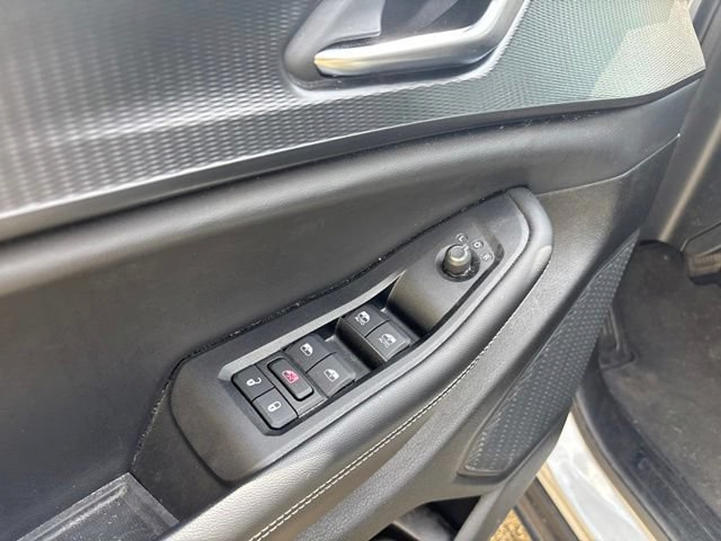 Used 2023 Jeep Grand Cherokee Altitude AWD/4WD image 12