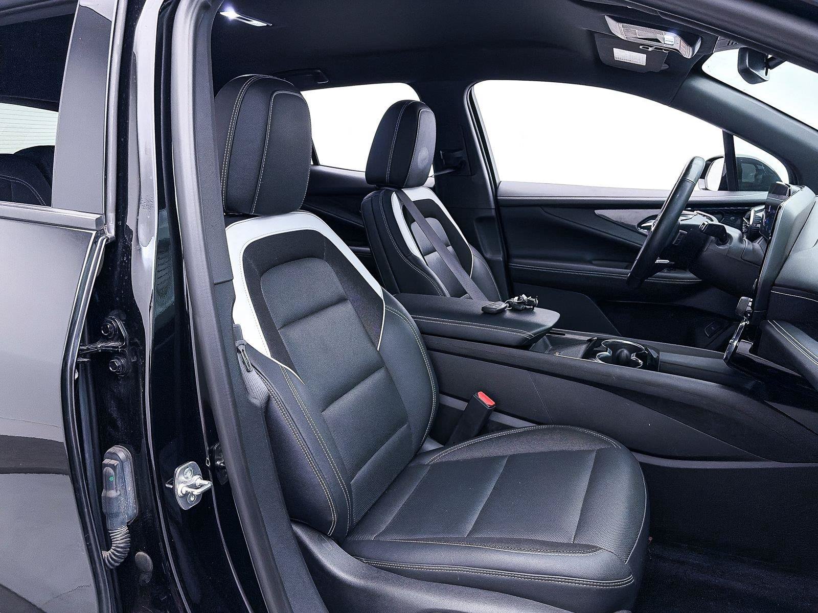 Used 2024 Chevrolet Blazer EV LT AWD/4WD image 35