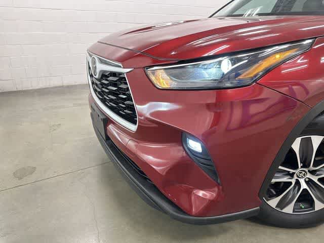 Used 2023 Toyota Highlander XLE FWD image 31