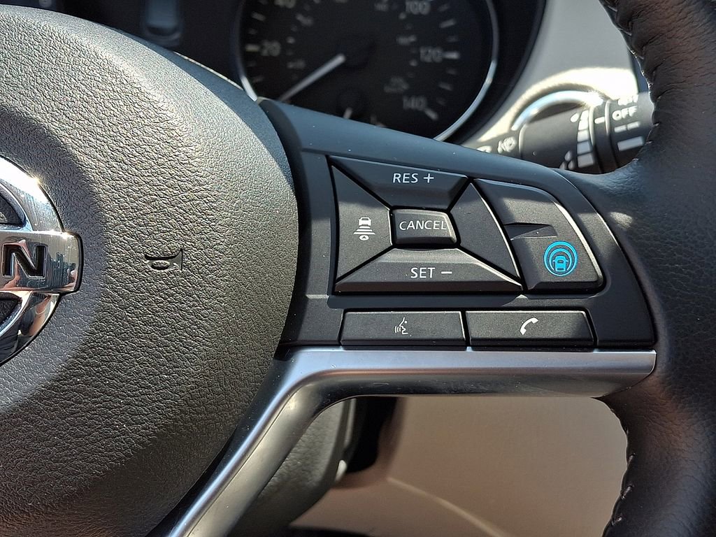Used 2022 Nissan Rogue Sport SL AWD/4WD image 23