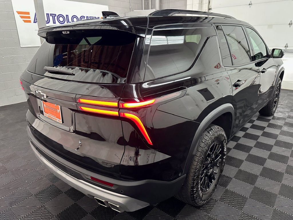 Used 2025 Chevrolet Traverse Z71 w/ Enhanced Driving Package AWD/4WD image 9