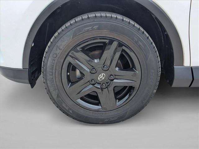 Used 2016 Toyota RAV4 LE FWD image 22