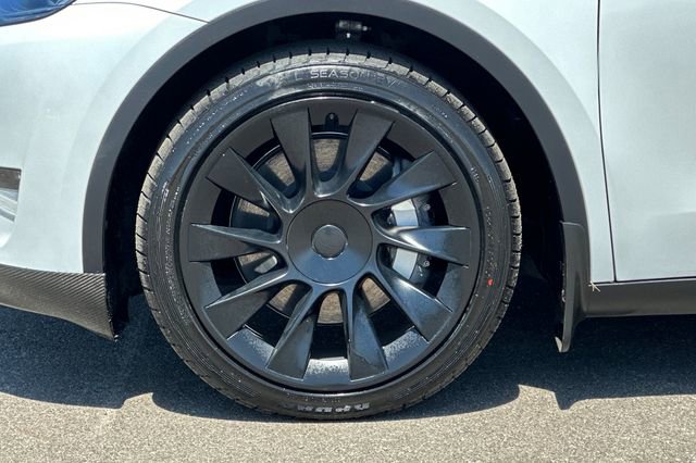 Used 2023 Tesla Model Y Long Range AWD/4WD image 30