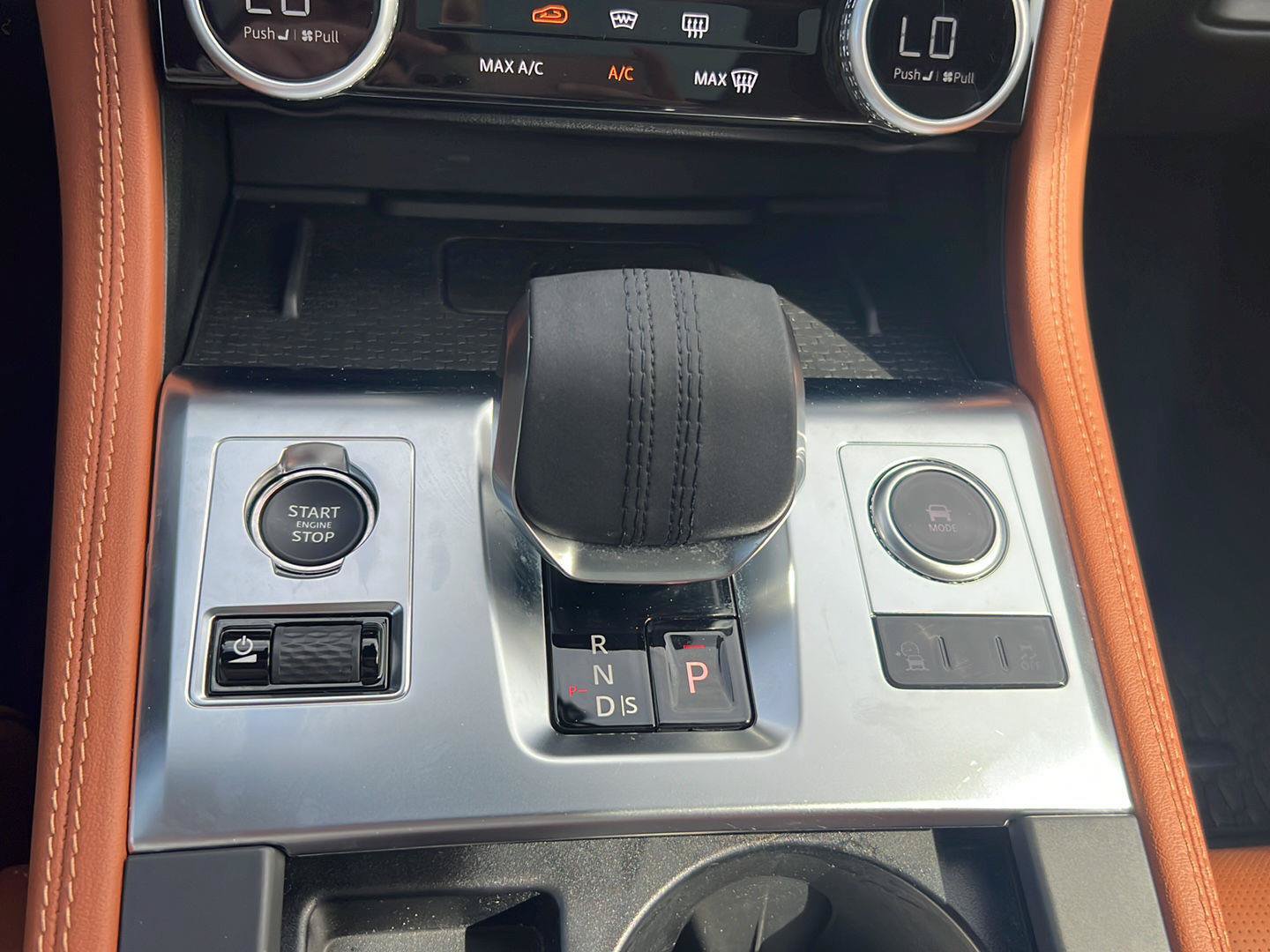 Certified 2026 Jaguar F-PACE R-Dynamic S AWD/4WD image 15