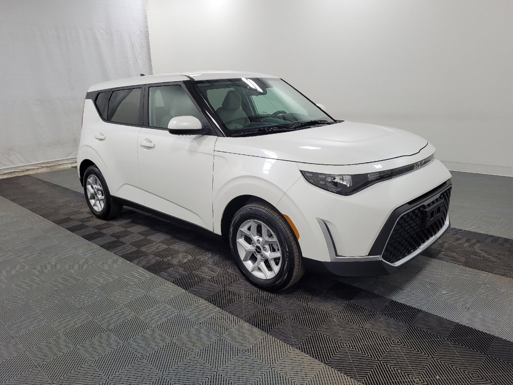 Used 2025 Kia Soul S FWD image 11
