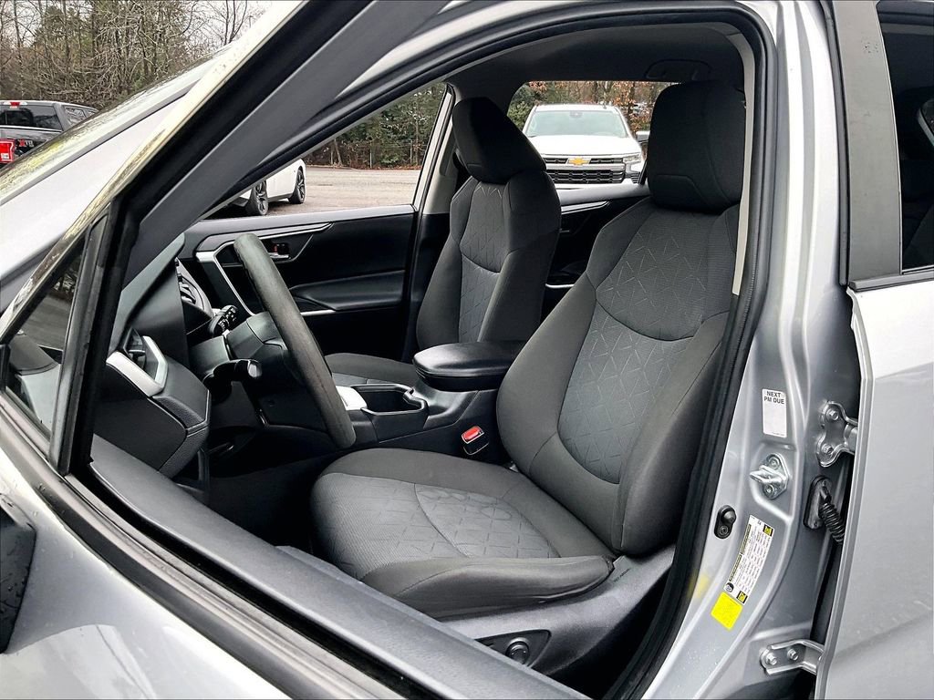 Used 2022 Toyota RAV4 XLE image 22
