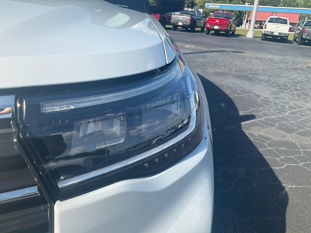 New 2026 Ford Explorer Active RWD image 9