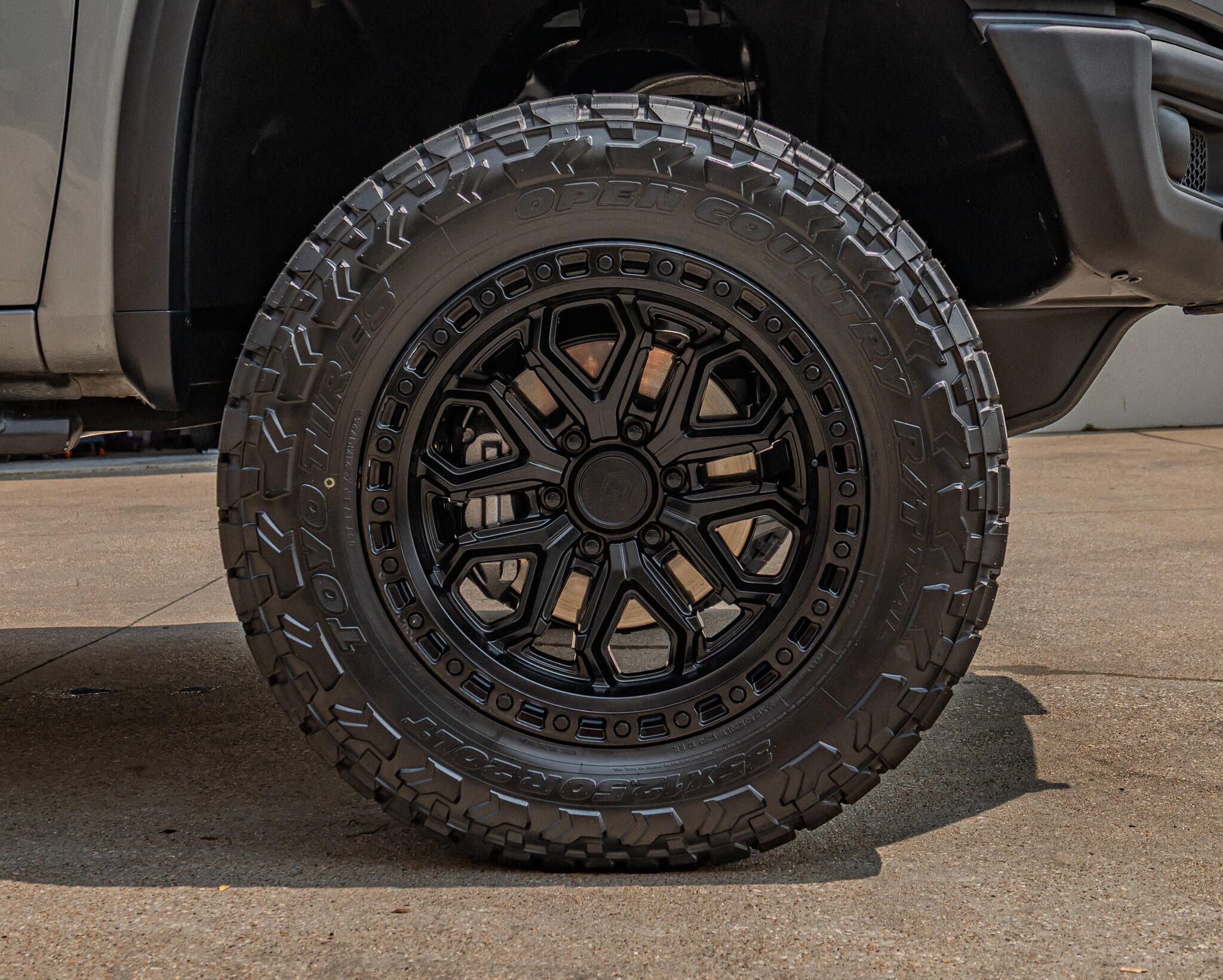Used 2023 GMC Sierra 1500 AT4X AWD/4WD image 18
