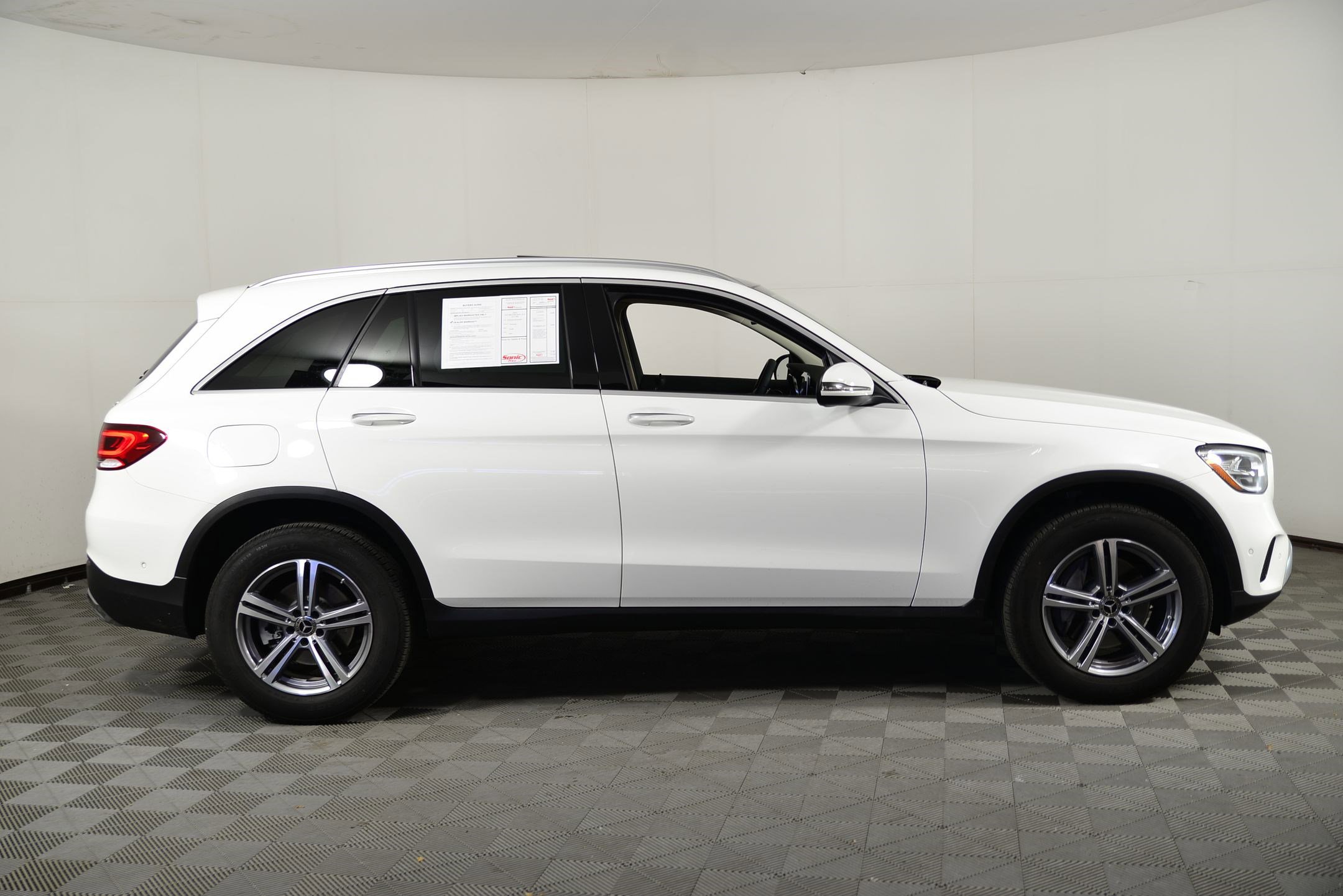 Used 2022 Mercedes-Benz GLC 300 4MATIC image 7