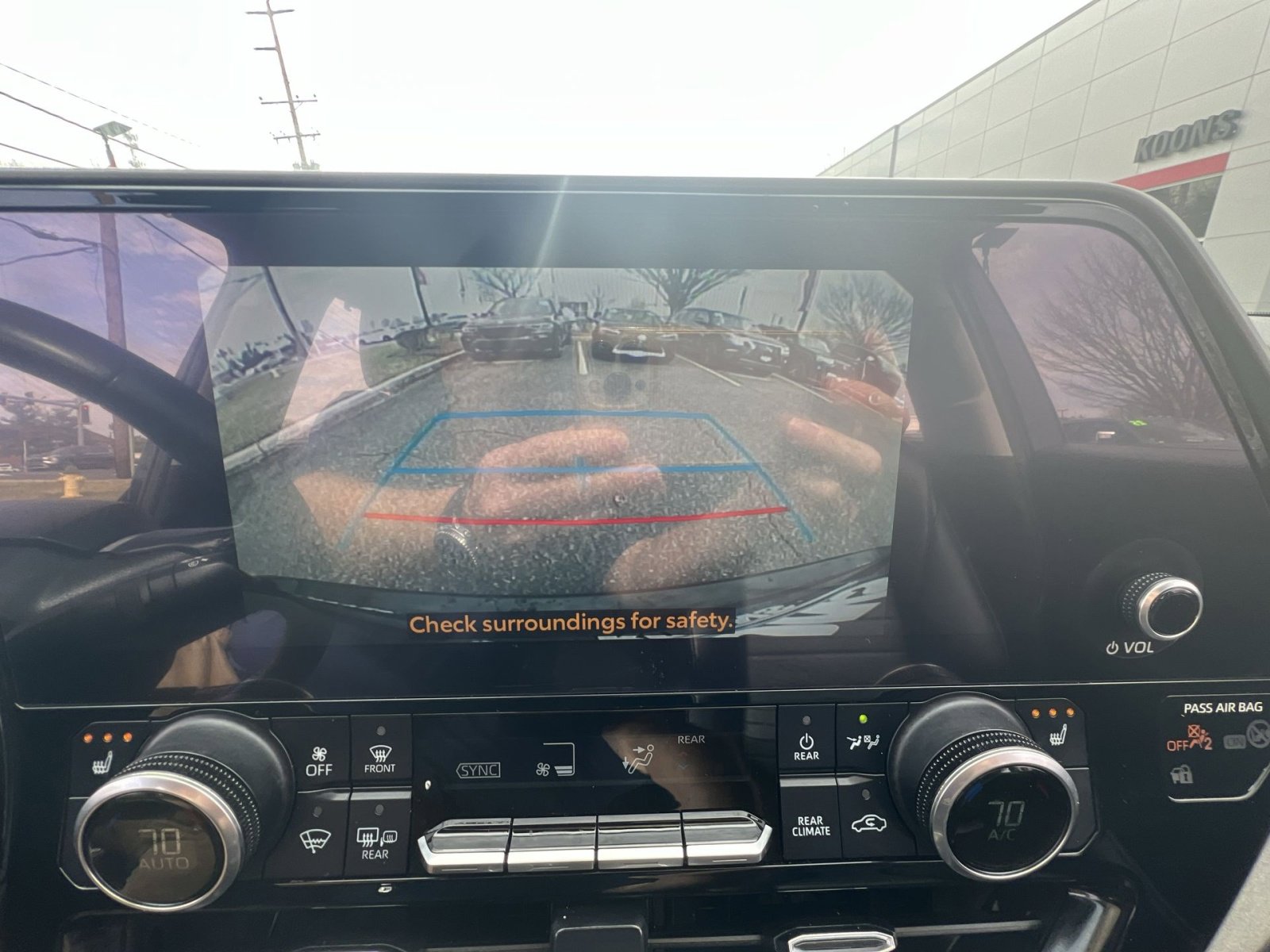 Used 2023 Toyota Highlander XLE image 19